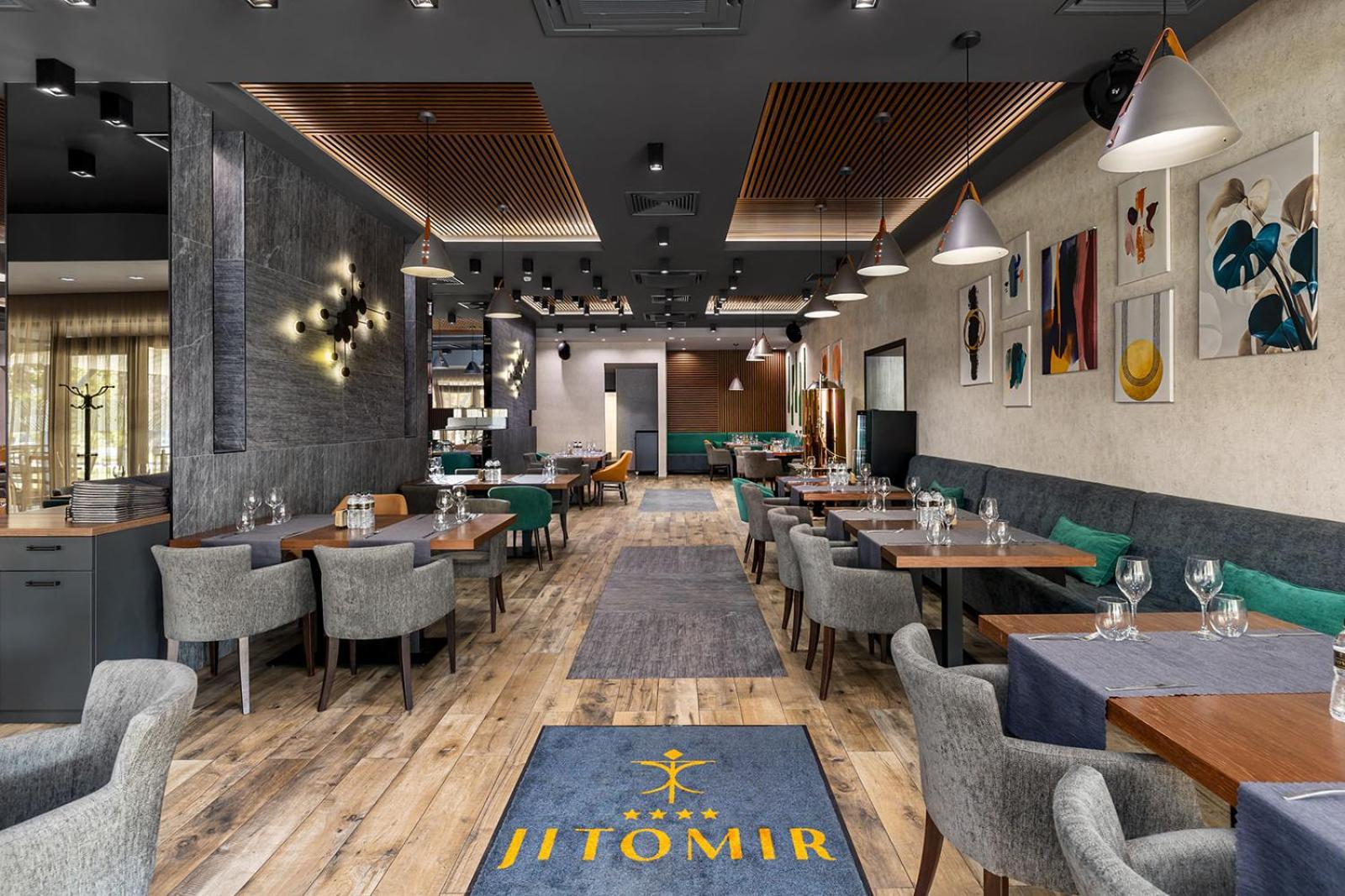 Jitomir Hotel Montana Exterior photo